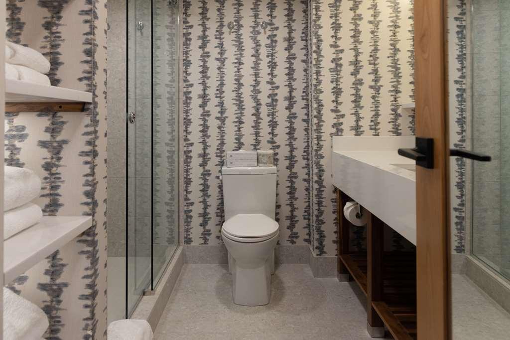 Canoe And Hotel 4*