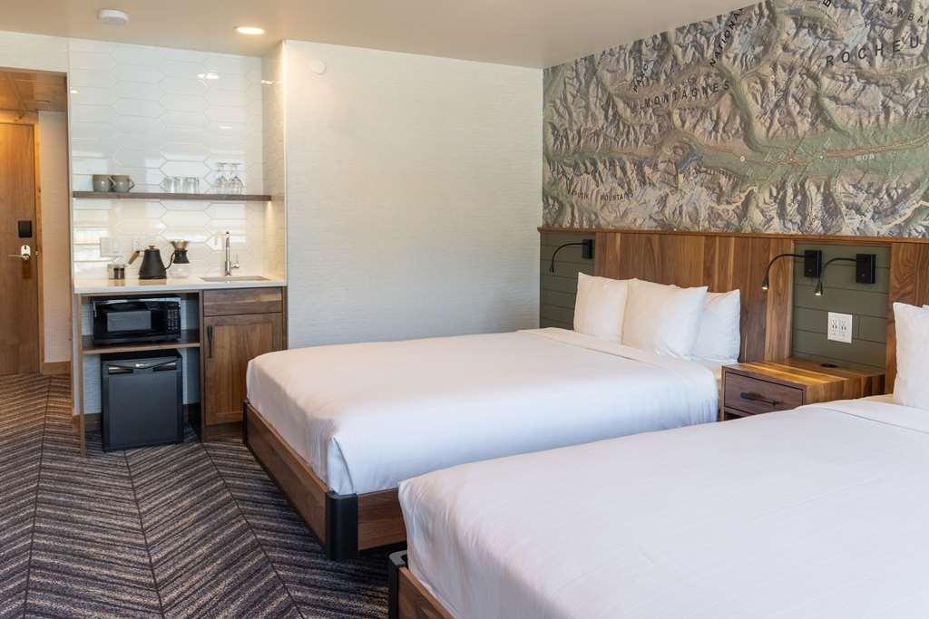 Hotel Canoe And 4*